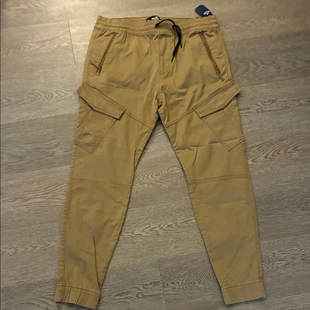 Hollister Men's Tan Cargo Joggers